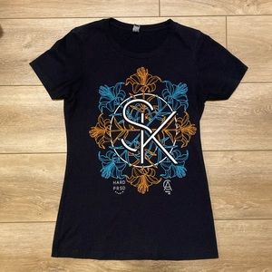 Hardpressed Print Studio | Small tiger lily orange and blue print t shirt